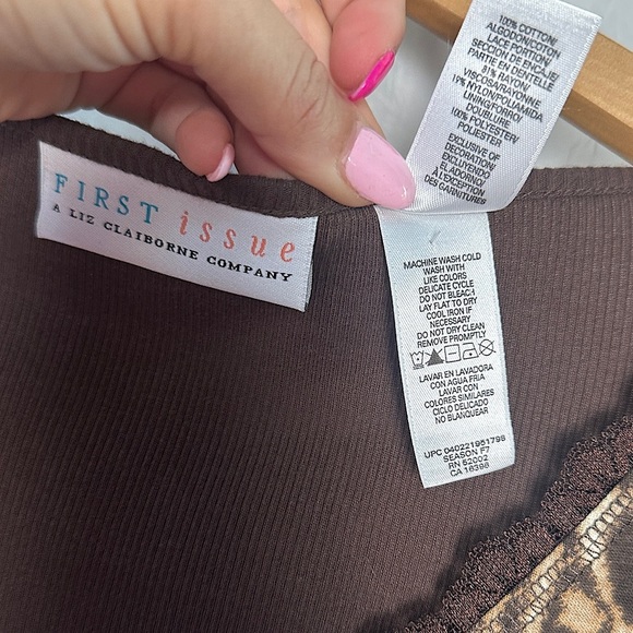 3/$20💥 Liz Claiborne Mixed Media Animal Print & Lace Stretchy V- Neck Blouse - Picture 14 of 16